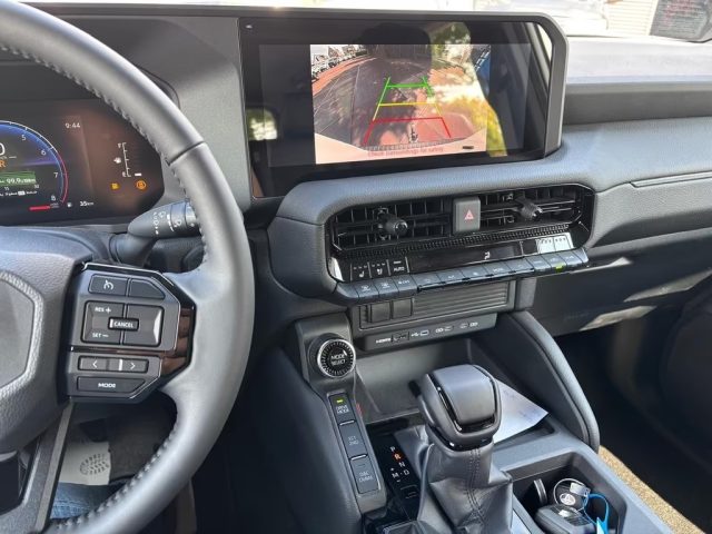 TOYOTA Land Cruiser usata, con Autoradio