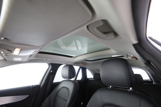 MERCEDES-BENZ GLC 220 usata 7