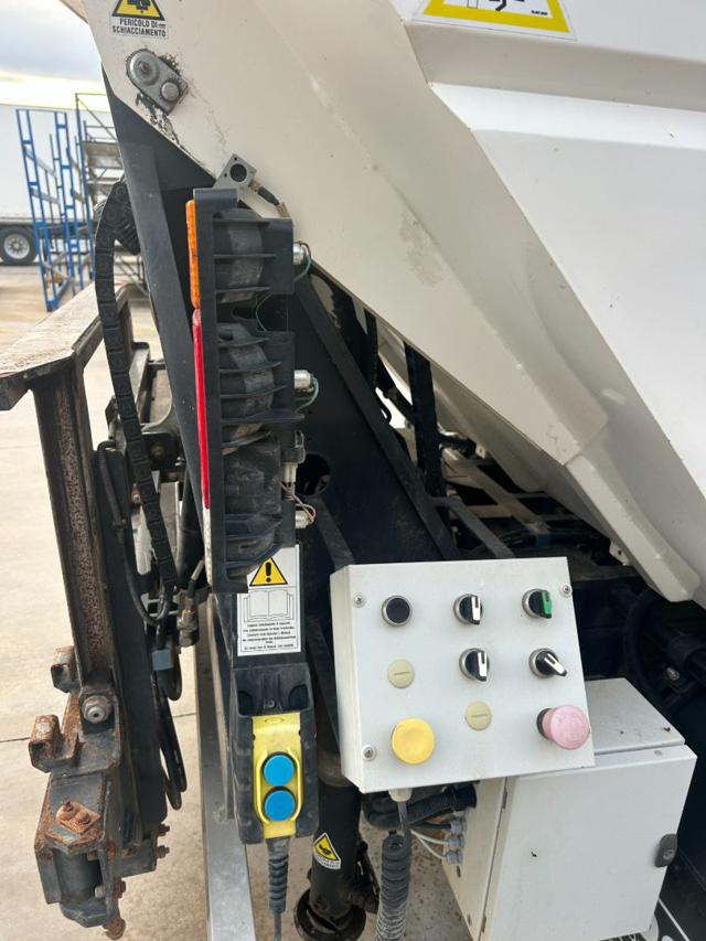 ISUZU M21 usata, con Chiusura centralizzata