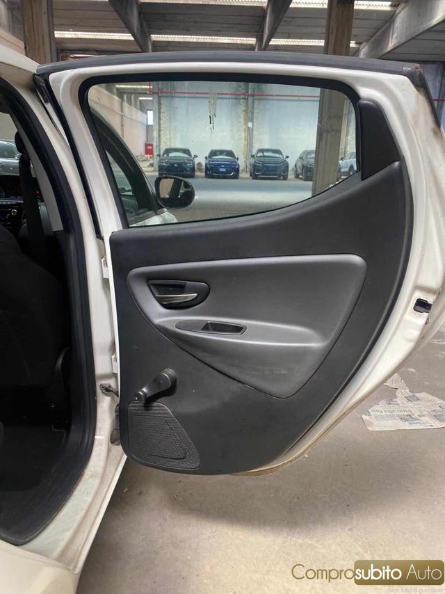 LANCIA Ypsilon usata 25