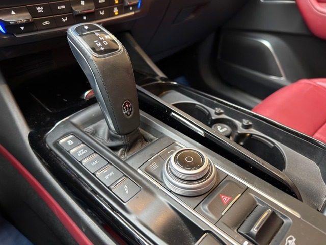 MASERATI Levante usata, con Fendinebbia