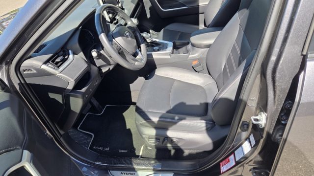 TOYOTA RAV 4 usata, con Volante in pelle