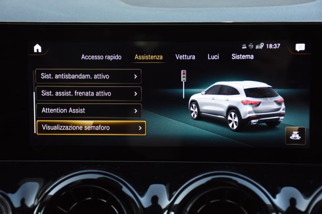 MERCEDES-BENZ GLA 200 usata, con Volante in pelle
