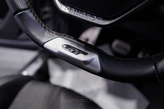 PEUGEOT 5008 usata, con USB