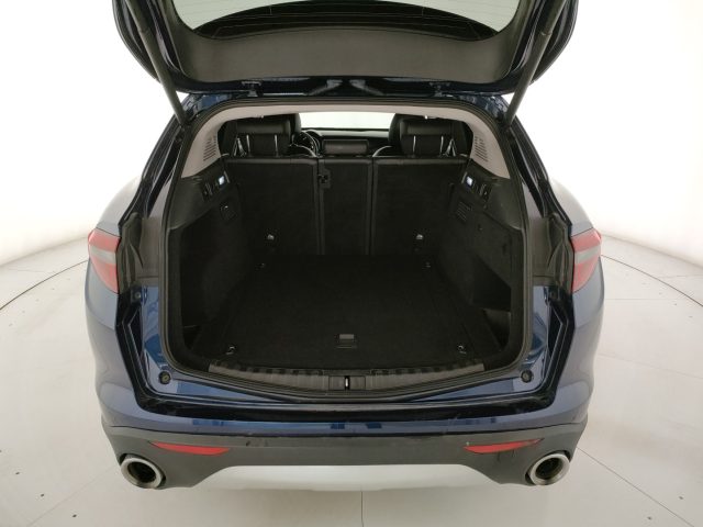ALFA ROMEO Stelvio usata, con Leve al volante