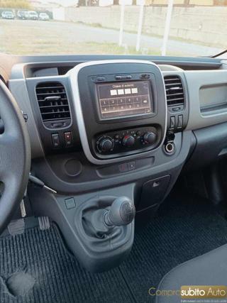 RENAULT Trafic usata 17