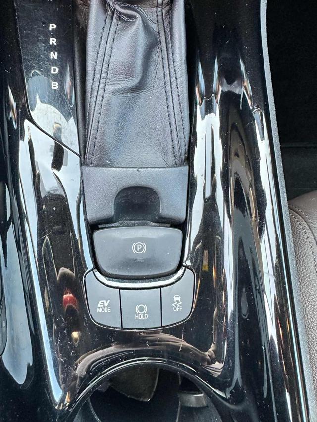 TOYOTA C-HR usata, con Sedile posteriore sdoppiato