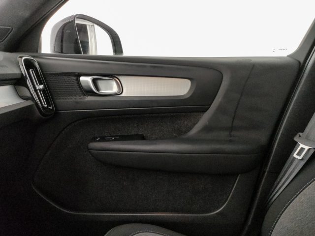 VOLVO XC40 usata, con Volante in pelle