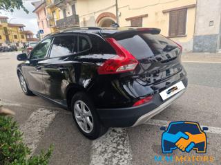 VOLVO V40 Cross Country usata, con Autoradio