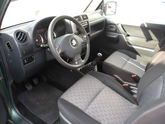 SUZUKI Jimny usata, con Servosterzo