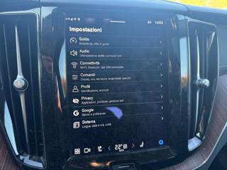 VOLVO XC60 usata, con Telecamera per parcheggio assistito