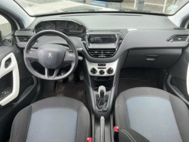 PEUGEOT 208 usata, con Autoradio