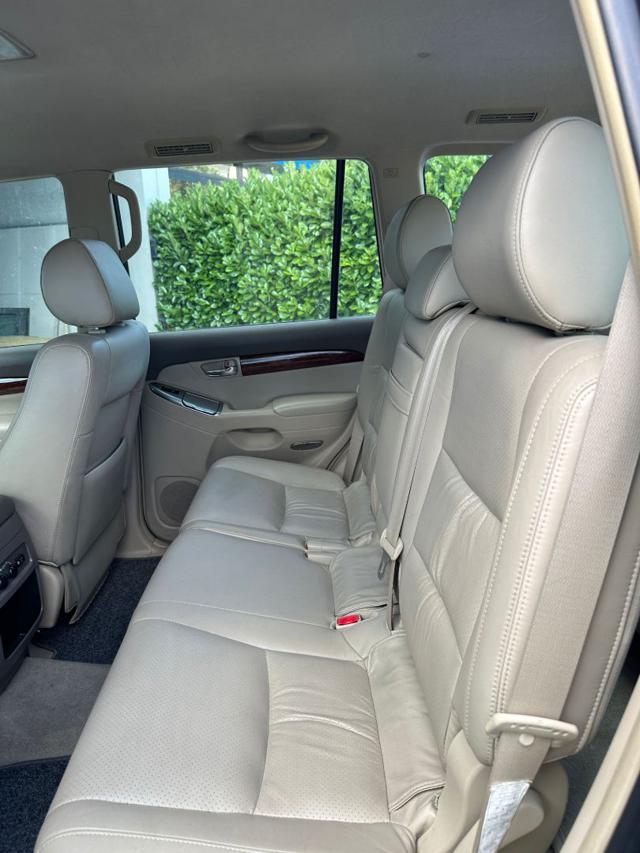 TOYOTA Land Cruiser usata, con Autoradio digitale