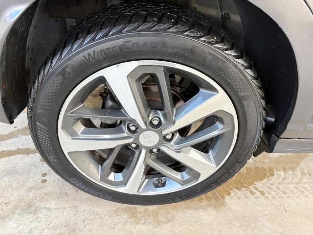 HYUNDAI Kona usata, con Hill holder