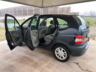 RENAULT Scenic usata, con Sedile posteriore sdoppiato
