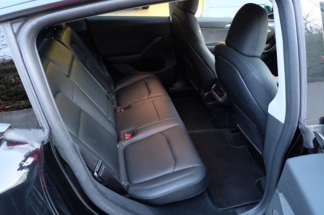 TESLA Model Y usata, con Fendinebbia