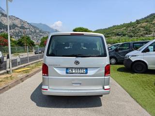 VOLKSWAGEN Caravelle usata, con Autoradio