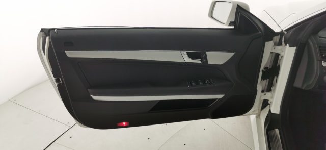 MERCEDES-BENZ E 220 usata 63
