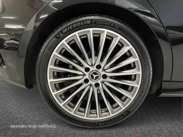 MERCEDES-BENZ A 180 usata, con Sedili riscaldati