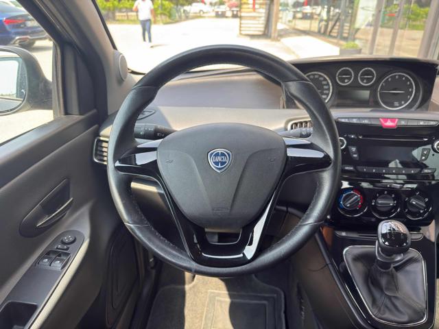 LANCIA Ypsilon usata, con USB