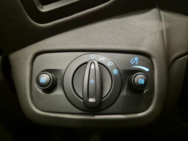 FORD Kuga usata, con Autoradio digitale
