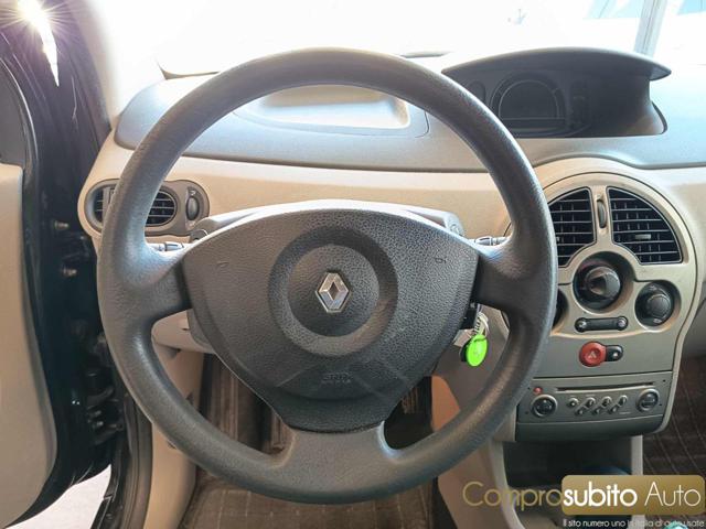 RENAULT Modus usata, con Sedile posteriore sdoppiato