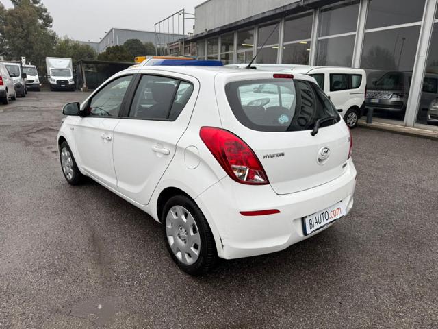 HYUNDAI i20 usata, con Airbag laterali
