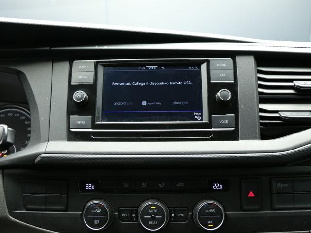 VOLKSWAGEN Caravelle usata, con USB
