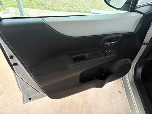 TOYOTA Yaris usata, con MP3