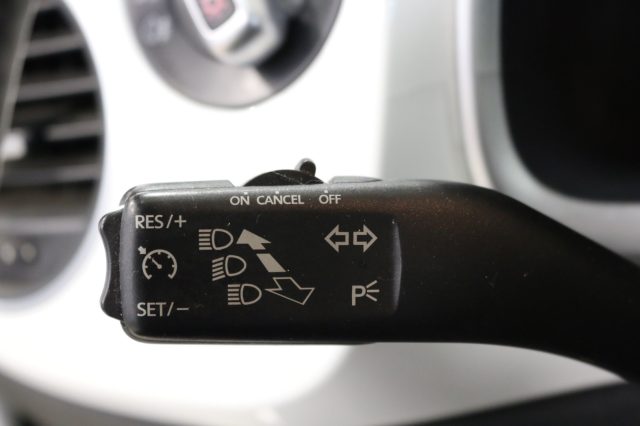 VOLKSWAGEN Maggiolino usata, con Park Distance Control