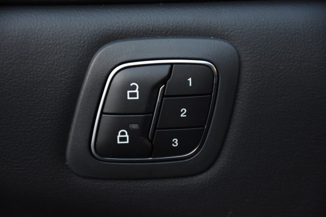 FORD Mustang Mach-E usata, con Sedili riscaldati