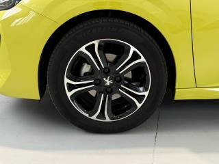PEUGEOT 208 usata, con Sensori di parcheggio posteriori