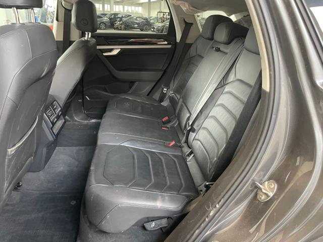 VOLKSWAGEN Touareg usata, con ESP