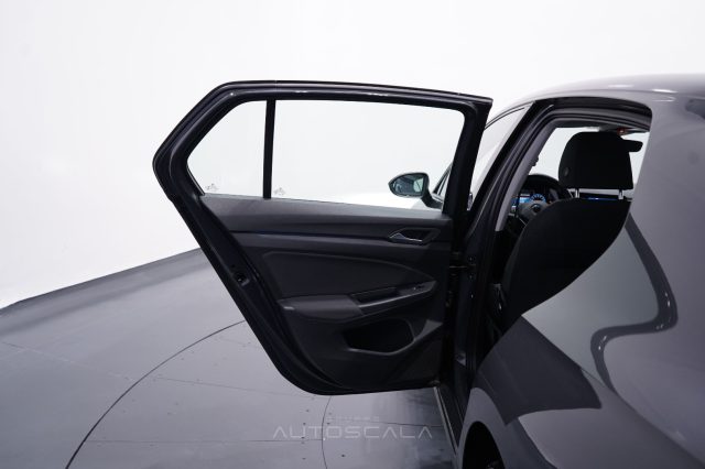 VOLKSWAGEN Golf usata, con Fari LED