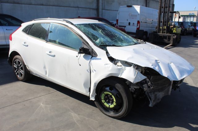 VOLVO V40 Cross Country usata, con ABS