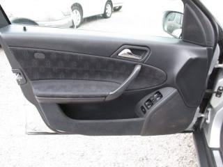 MERCEDES-BENZ C 200 usata 40