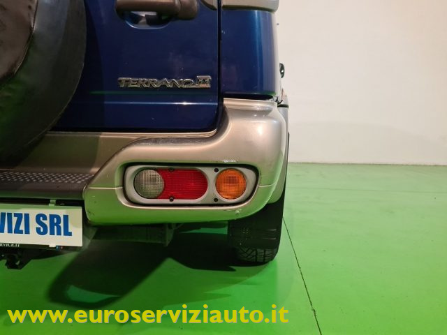 NISSAN Terrano II usata 37