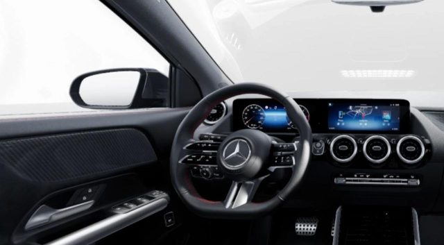 MERCEDES-BENZ GLA 200 usata, con Autoradio