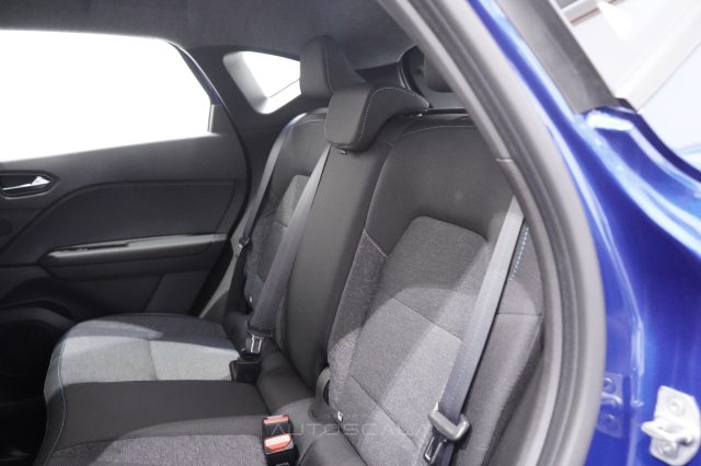 RENAULT Captur usata 21