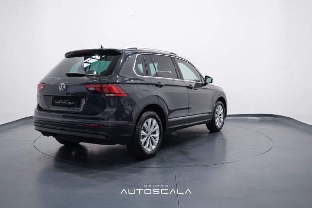 VOLKSWAGEN Tiguan usata, con Autoradio