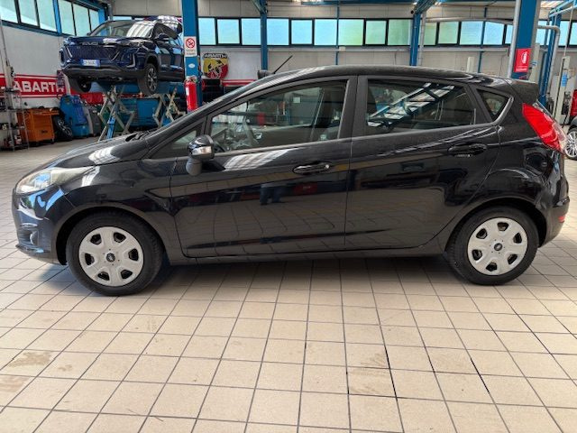 FORD Fiesta usata, con Autoradio