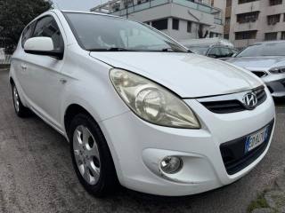 HYUNDAI i20 usata, con Airbag