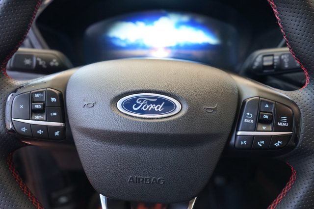FORD Kuga usata, con Sensori di parcheggio anteriori