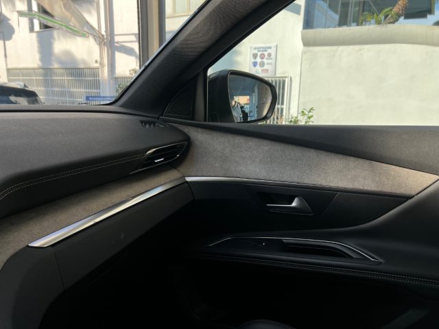 PEUGEOT 3008 usata, con Fari LED
