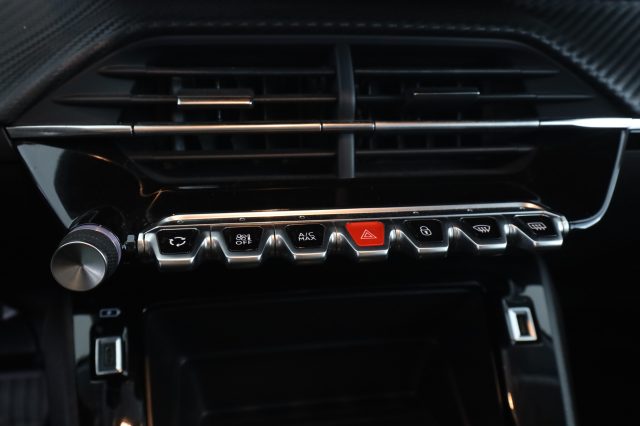 PEUGEOT 208 usata 12