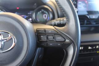 TOYOTA Yaris usata, con Airbag testa