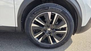PEUGEOT 2008 usata, con Autoradio