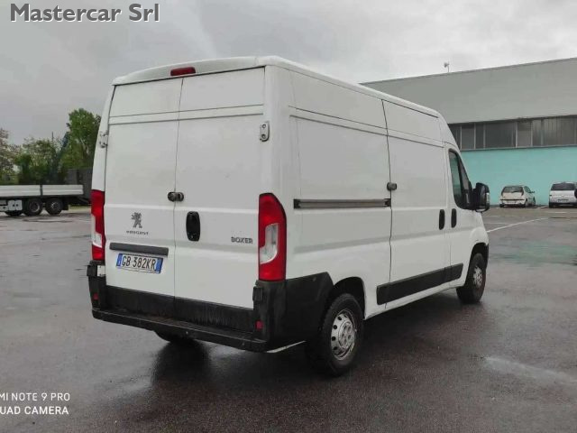 PEUGEOT Boxer usata, con Autoradio