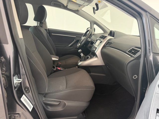TOYOTA Verso usata 18