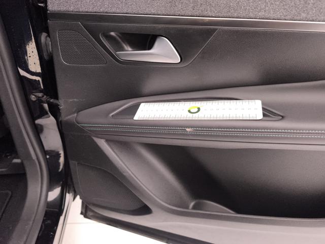 PEUGEOT 5008 usata, con Climatizzatore automatico, 2 zone